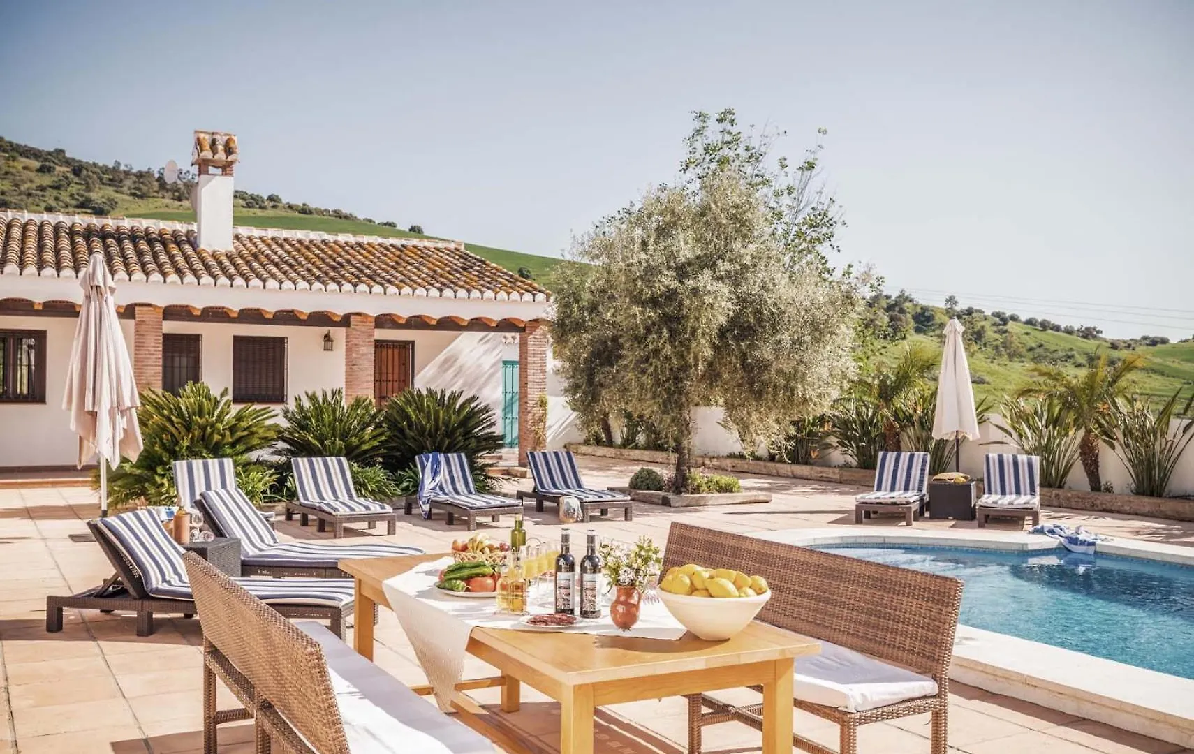 Cortijo Cantares By Rosas Cantares Malaga
